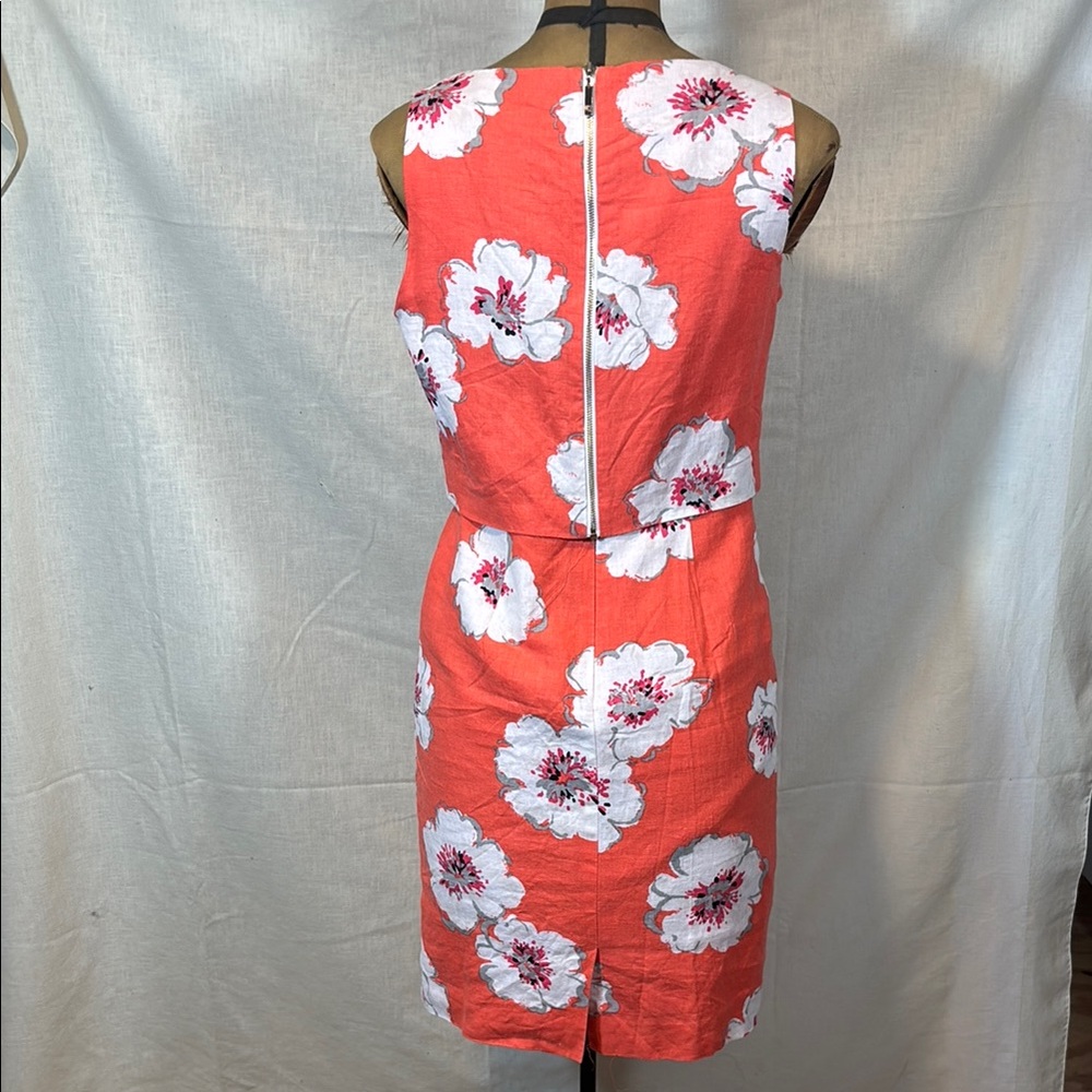 Coral dress with white floral design - Picture 2 of 6